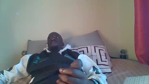 Snapshot of zlatann2012 chatting on 10/19/25, 06:25 Zlatann2012 online show from 10/19/25, 06:25