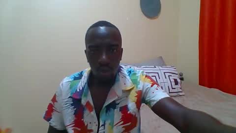 Snapshot of zlatann2012 chatting on 10/22/25, 12:49 Zlatann2012 online show from 10/22/25, 12:49