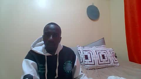 Snapshot of zlatann2012 chatting on 10/23/25, 08:35 Zlatann2012 online show from 10/23/25, 08:35