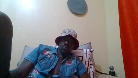 Snapshot of zlatann2012 chatting on 10/25/25, 11:54 Zlatann2012 online show from 10/25/25, 11:54