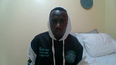 Snapshot of zlatann2012 chatting on 11/12/25, 03:40 Zlatann2012 online show from 11/12/25, 03:40