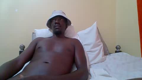 Snapshot of zlatann2012 chatting on 11/16/25, 09:37 Zlatann2012 online show from 11/16/25, 09:37