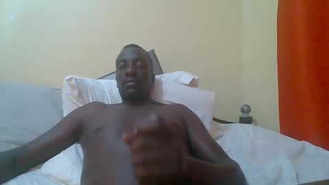 Snapshot of zlatann2012 chatting on 11/23/25, 04:07 Zlatann2012 online show from 11/23/25, 04:07