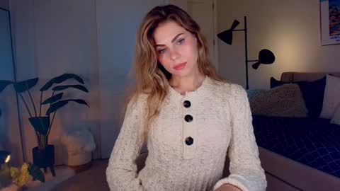 Snapshot of zlicious chatting on 12/09/24, 10:52 Zara Join next live at 5PM EST online show from 12/09/24, 10:52