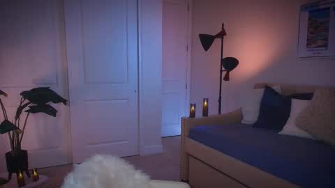 Snapshot of zlicious chatting on 10/06/25, 10:18 Zara Join next live at 5PM EST online show from 10/06/25, 10:18