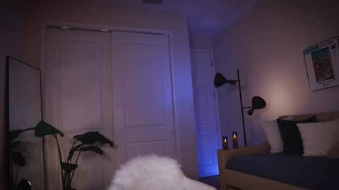 Snapshot of zlicious chatting on 11/11/25, 11:49 Zara Join next live at 5PM EST online show from 11/11/25, 11:49