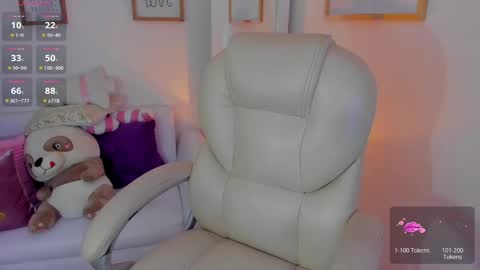 Snapshot of zobe_love chatting on 12/22/25, 06:05 Zobe Love online show from 12/22/25, 06:05