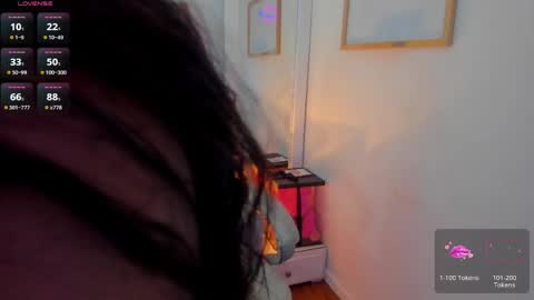 Snapshot of zobe_love chatting on 05/04/26, 05:09 Zobe Love online show from 05/04/26, 05:09