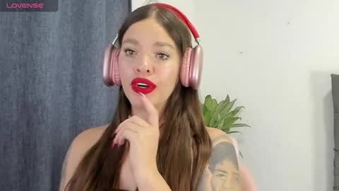 Snapshot of zoe69__ chatting on 03/02/25, 05:54 ZOE online show from 03/02/25, 05:54