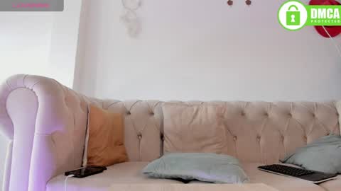 zoe_37 online show from 07/29/26, 07:01
