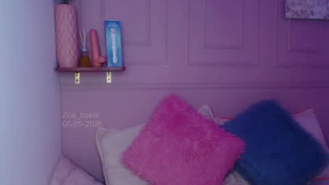 zoe__baker online show from 05/05/26, 02:36