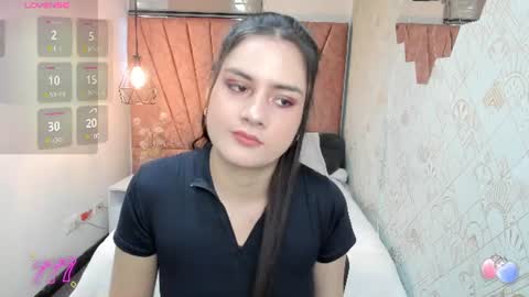 Snapshot of zoe__taylor__ chatting on 06/12/26, 11:31 ZOE TAYLOR online show from 06/12/26, 11:31