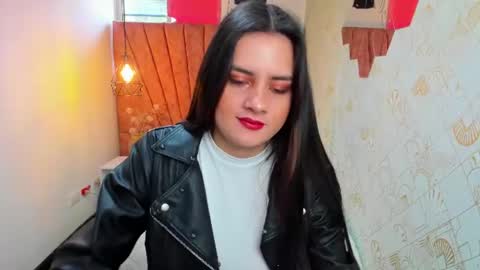 ZOE TAYLOR online show from 07/28/26, 12:48