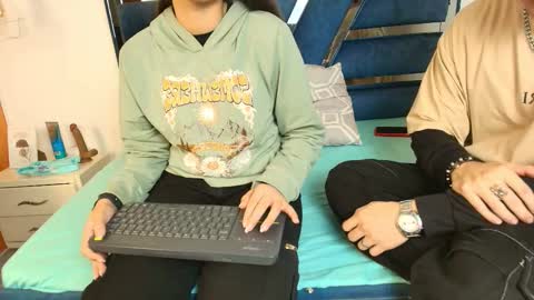 Zoe and dylan  online show from 12/02/25, 12:10