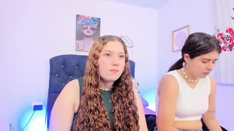 Snapshot of zoe_and_valeria chatting on 04/08/26, 03:23 Zoe And Valeria online show from 04/08/26, 03:23
