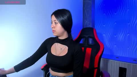 Snapshot of zoe_connor19 chatting on 11/20/25, 07:46 Z O E online show from 11/20/25, 07:46