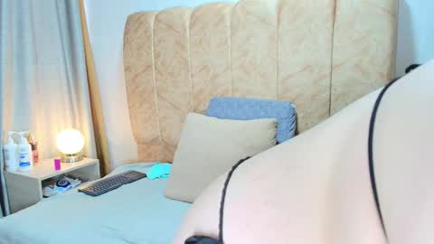 Zoe online show from 11/22/25, 12:37