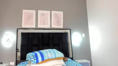 Snapshot of zoe_curvyy chatting on 06/13/26, 12:25 zoe_curvyy online show from 06/13/26, 12:25