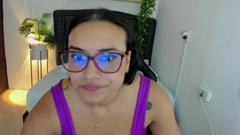 Zoe  online show from 12/29/24, 03:24