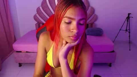 zoe_galli online show from 10/27/25, 10:47