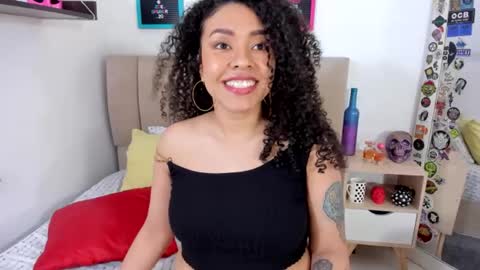 Snapshot of zoe_gruber chatting on 01/24/25, 03:32 Zoe Gruber online show from 01/24/25, 03:32
