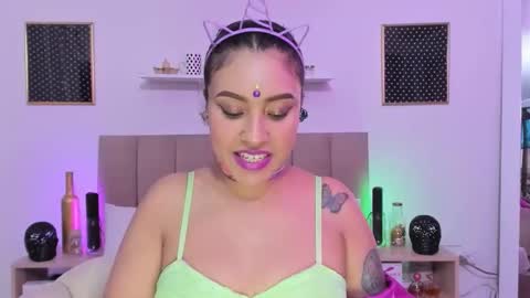 Snapshot of zoe_gruber chatting on 10/18/25, 06:41 Zoe Gruber online show from 10/18/25, 06:41