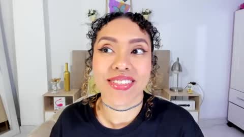 Zoe Gruber online show from 07/12/26, 12:23