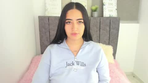 zoe_jones7 online show from 02/19/25, 06:55