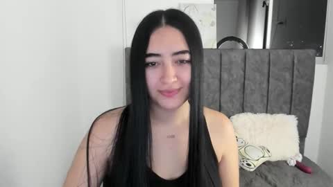zoe_jones7 online show from 09/12/25, 04:12