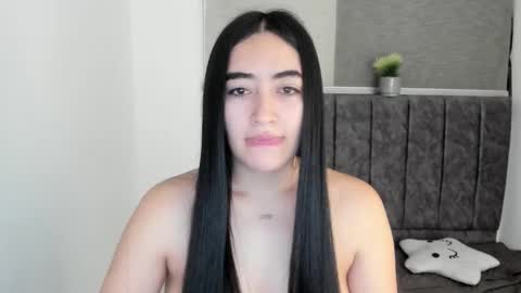 zoe_jones7 online show from 12/01/25, 07:24