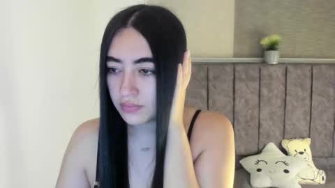 zoe_jones7 online show from 12/15/25, 04:06