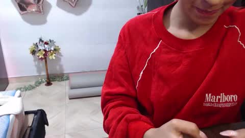 Snapshot of zoe_khall chatting on 12/22/25, 04:09 ZOE online show from 12/22/25, 04:09