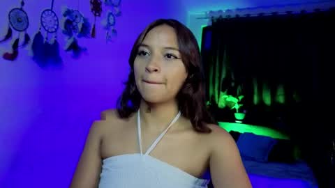 Snapshot of zoe_khall chatting on 04/05/26, 03:58 ZOE online show from 04/05/26, 03:58