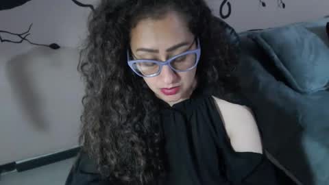 Snapshot of zoe_koller chatting on 10/03/25, 10:45 Zoe Koller online show from 10/03/25, 10:45