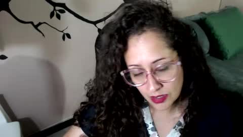Zoe Koller online show from 12/23/25, 02:42