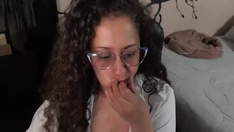 Zoe Koller online show from 05/27/26, 10:29