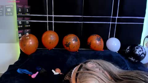 Snapshot of zoe_ll chatting on 11/18/25, 07:29 SWEET ZOE online show from 11/18/25, 07:29