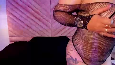 Snapshot of zoe_ll chatting on 06/19/26, 07:28 SWEET ZOE online show from 06/19/26, 07:28