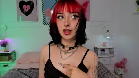 Snapshot of zoe_lynch_ chatting on 02/25/26, 11:31 Zoe Lynch online show from 02/25/26, 11:31