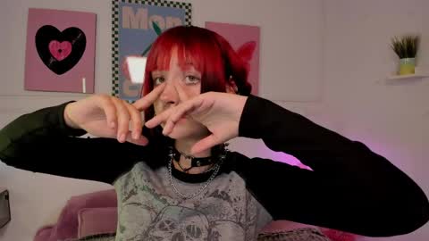 Snapshot of zoe_lynch_ chatting on 05/05/26, 12:02 Zoe Lynch online show from 05/05/26, 12:02