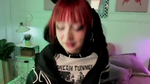 Snapshot of zoe_lynch_ chatting on 05/11/26, 03:29 Zoe Lynch online show from 05/11/26, 03:29