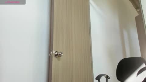 Snapshot of zoe_maddison19 chatting on 12/13/25, 07:53 zoe_maddison19 online show from 12/13/25, 07:53