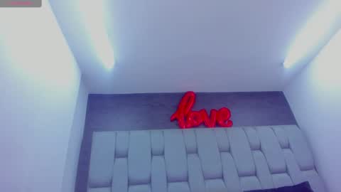 Zoe online show from 10/21/25, 12:28