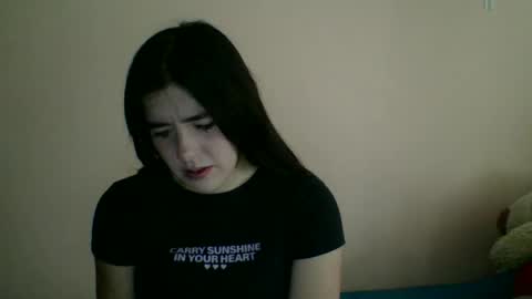 Snapshot of zoe_mill33r chatting on 11/04/25, 04:28 Zoe online show from 11/04/25, 04:28