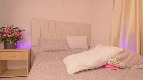 Mia online show from 12/18/24, 10:13