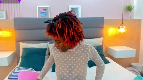 Snapshot of zoe_novakk chatting on 10/01/25, 02:45 Zoe Novakk online show from 10/01/25, 02:45