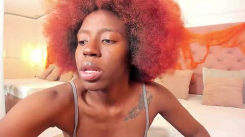 Snapshot of zoe_novakk chatting on 11/02/25, 04:42 Zoe Novakk online show from 11/02/25, 04:42