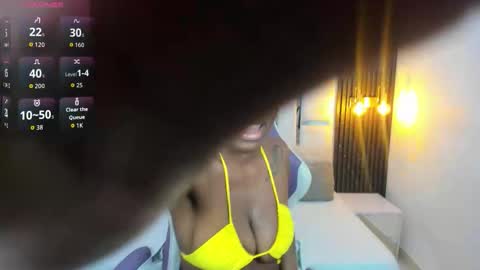 Snapshot of zoe_novakk chatting on 11/28/25, 05:04 Zoe Novakk online show from 11/28/25, 05:04