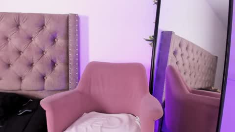 Zoe Olsen online show from 01/11/25, 03:09