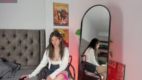 Zoe Olsen online show from 02/01/25, 04:22